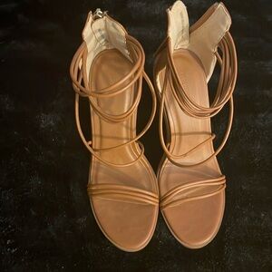 NWOT Women’s Brown 4 1/2 Inch Strappy Heel Sandal Zip Closure NEVER WORN